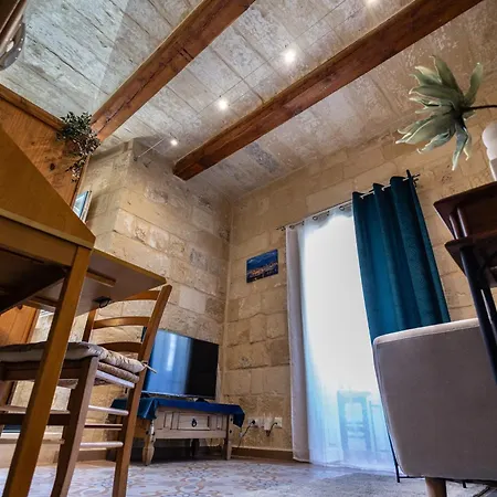 Dom wakacyjny Mediterranea Waterfront House - By Valletta Ferry & Free Parking *