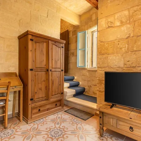 Mediterranea Waterfront House - By Valletta Ferry & Free Parking Nyaraló Cospicua