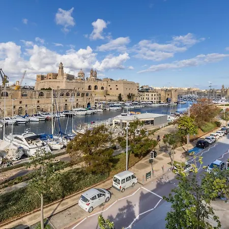 Mediterranea Waterfront House - By Valletta Ferry & Free Parking * Cospicua