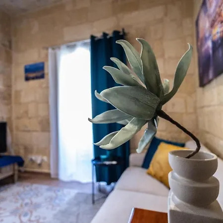 Mediterranea Waterfront House - By Valletta Ferry & Free Parking *