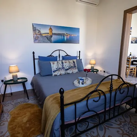 Nyaraló Mediterranea Waterfront House - By Valletta Ferry & Free Parking *