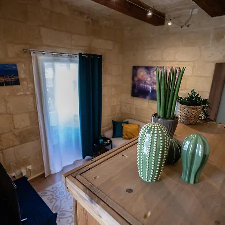 Nyaraló Mediterranea Waterfront House - By Valletta Ferry & Free Parking *