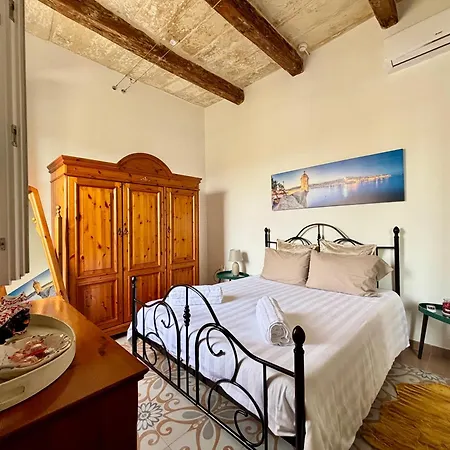 Nyaraló Mediterranea Waterfront House - By Valletta Ferry & Free Parking *