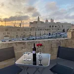 Mediterranea Waterfront House - By Valletta Ferry & Free Parking Vakantiehuis