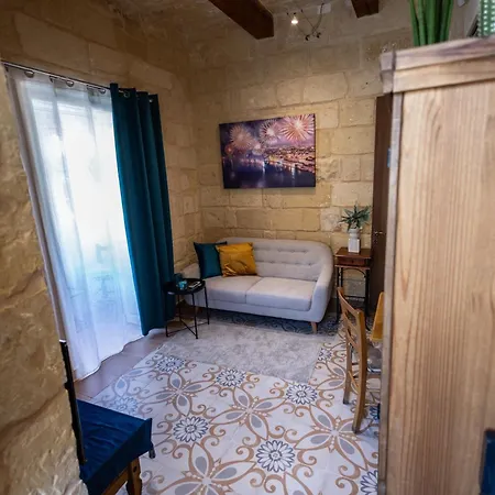 Mediterranea Waterfront House - By Valletta Ferry & Free Parking