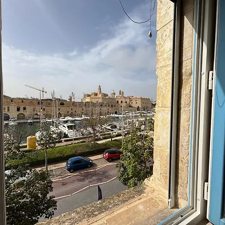 Mediterranea Waterfront House - By Valletta Ferry & Free Parking Cospicua