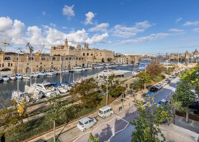 Mediterranea Waterfront House - By Valletta Ferry & Free Parking * Cospicua