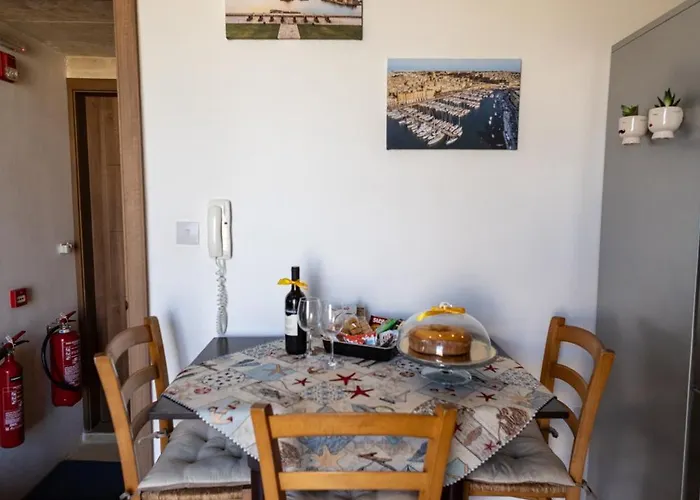 Mediterranea Waterfront House - By Valletta Ferry & Free Parking *