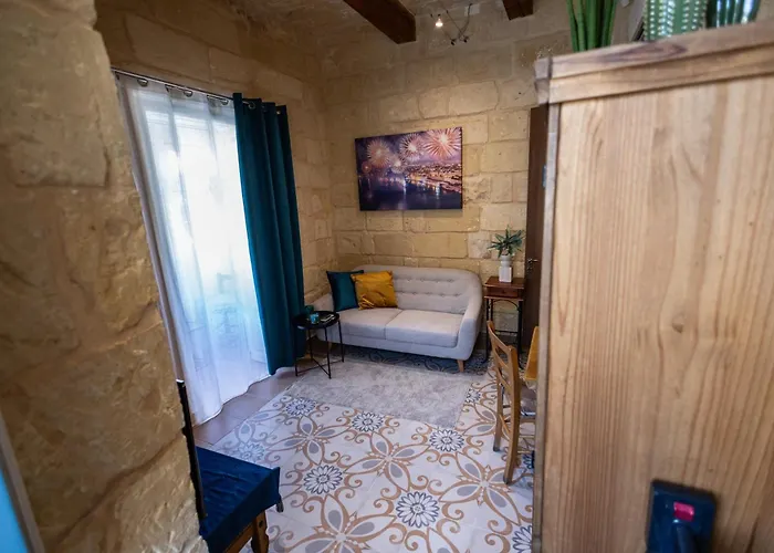 Mediterranea Waterfront House - By Valletta Ferry & Free Parking