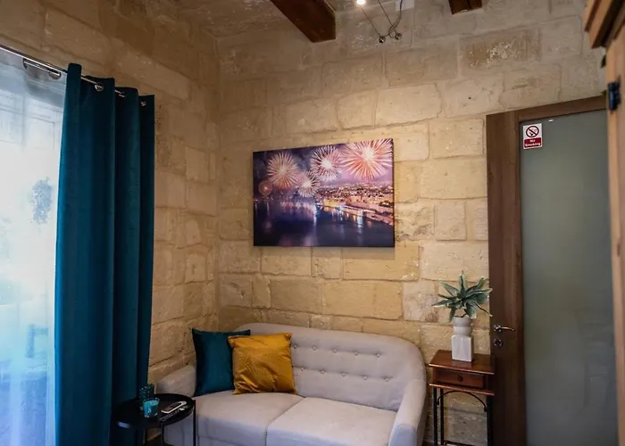 Дом отдыха Mediterranea Waterfront House - By Valletta Ferry & Free Parking Cospicua