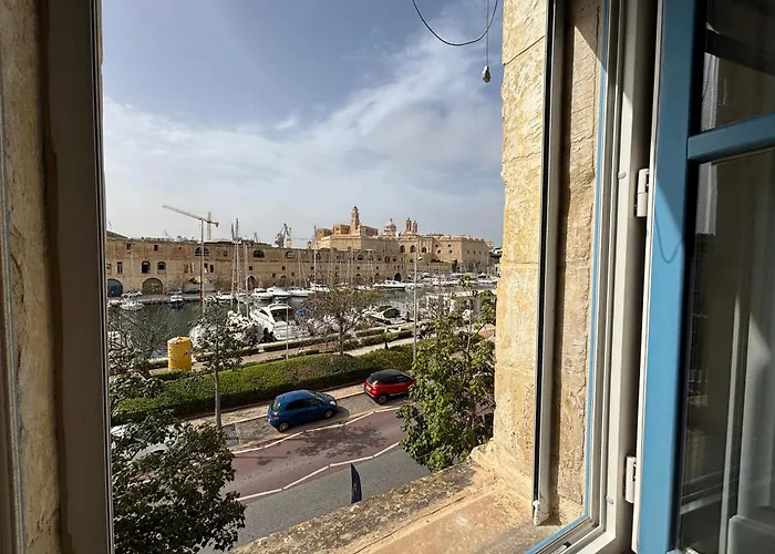 Mediterranea Waterfront House - By Valletta Ferry & Free Parking Cospicua
