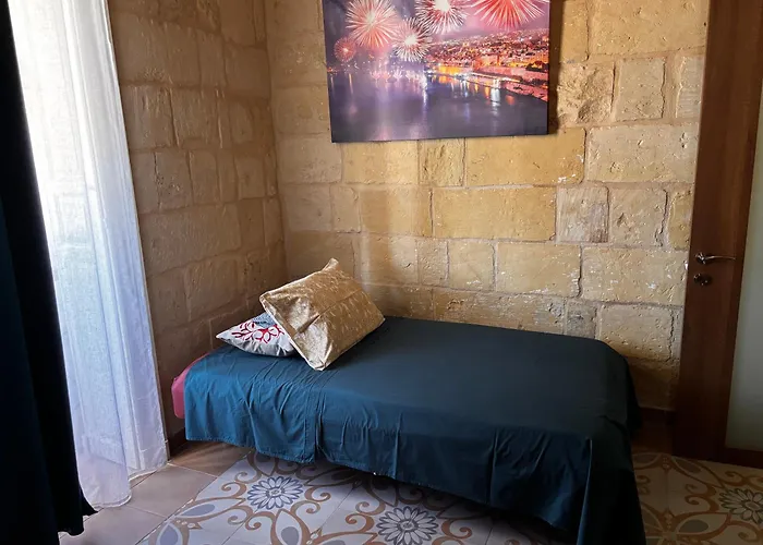 Mediterranea Waterfront House - By Valletta Ferry & Free Parking *